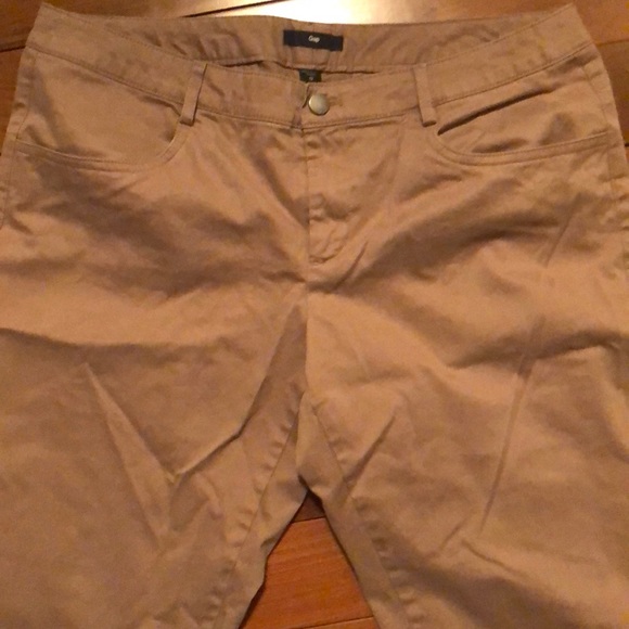 Women’s GAP bootcut khakis - Picture 2 of 4
